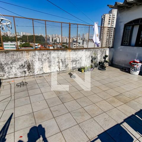 Casa à venda com 300m², 3 quartos e 4 vagas Casa à venda com 300m², 3 quartos e 4 vagasQuintal - sacada