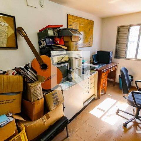 Casa à venda com 300m², 3 quartos e 4 vagas Casa à venda com 300m², 3 quartos e 4 vagasEscritório