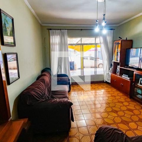 Casa à venda com 300m², 3 quartos e 4 vagas Casa à venda com 300m², 3 quartos e 4 vagasSala