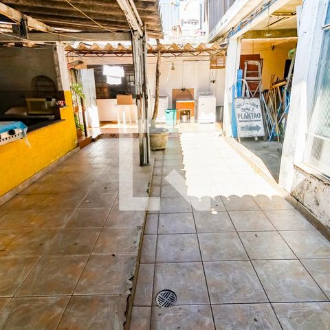 Casa à venda com 300m², 3 quartos e 4 vagas Casa à venda com 300m², 3 quartos e 4 vagasQuintal