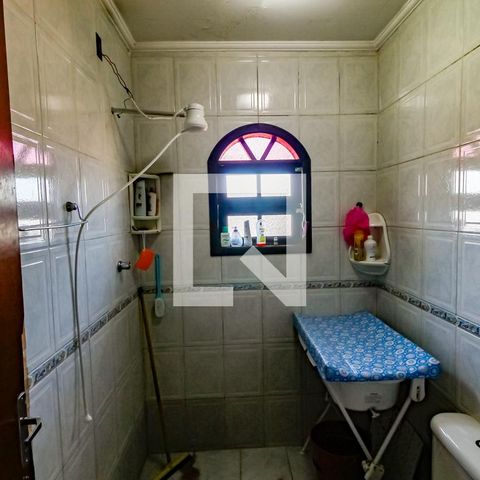 Casa à venda com 300m², 3 quartos e 4 vagas Casa à venda com 300m², 3 quartos e 4 vagasBanheiro da Suíte