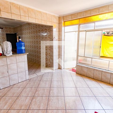Casa à venda com 300m², 3 quartos e 4 vagas Casa à venda com 300m², 3 quartos e 4 vagasCozinha - Armários