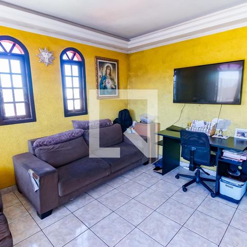 Casa à venda com 300m², 3 quartos e 4 vagas Casa à venda com 300m², 3 quartos e 4 vagasSala 2