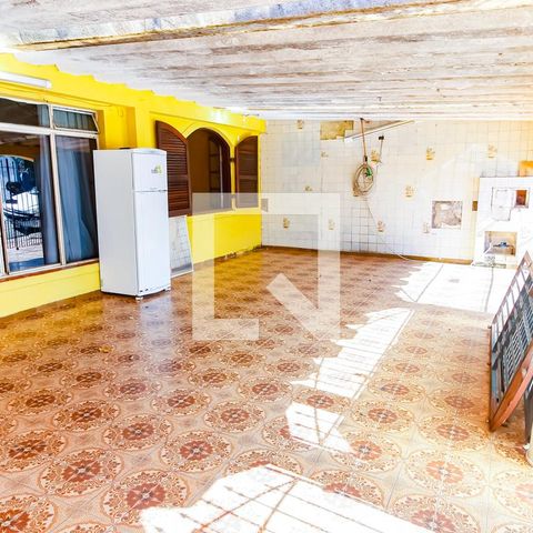 Casa à venda com 300m², 3 quartos e 4 vagas Casa à venda com 300m², 3 quartos e 4 vagasGaragem