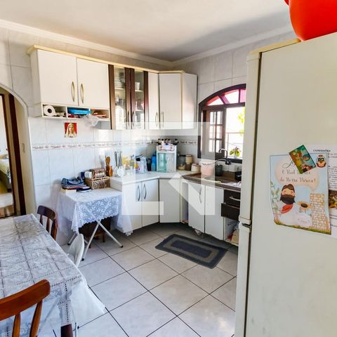 Casa à venda com 300m², 3 quartos e 4 vagas Casa à venda com 300m², 3 quartos e 4 vagasCozinha 2