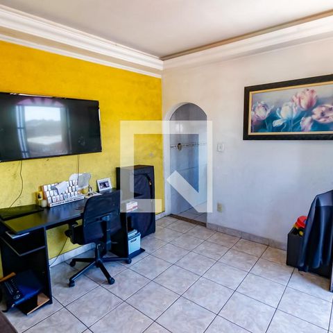 Casa à venda com 300m², 3 quartos e 4 vagas Casa à venda com 300m², 3 quartos e 4 vagasSala 2