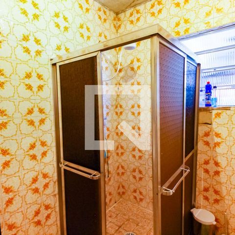 Casa à venda com 300m², 3 quartos e 4 vagas Casa à venda com 300m², 3 quartos e 4 vagasBanheiro Corredor
