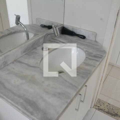 Apartamento para alugar com 80m², 2 quartos e 2 vagasQuarto 2 com banheiro