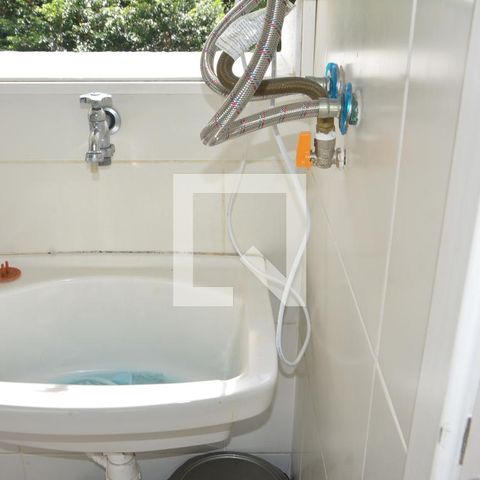 Apartamento para alugar com 80m², 2 quartos e 2 vagasÁrea de serviços com quarto