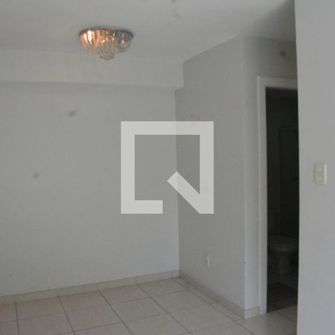 Apartamento para alugar com 80m², 2 quartos e 2 vagasSala com varanda