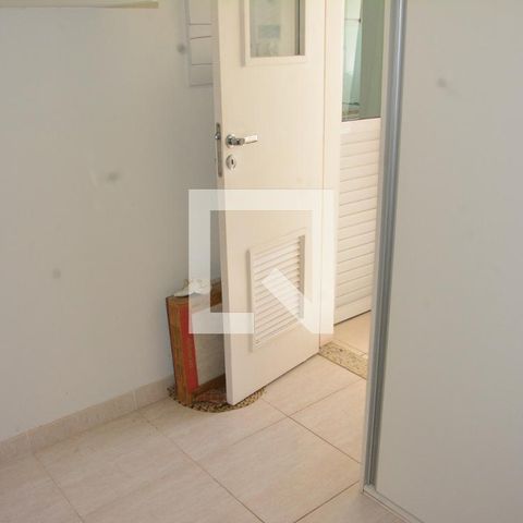 Apartamento para alugar com 80m², 2 quartos e 2 vagasÁrea de serviços com quarto
