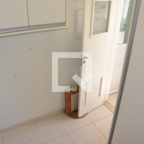 Apartamento para alugar com 80m², 2 quartos e 2 vagasÁrea de serviços com quarto