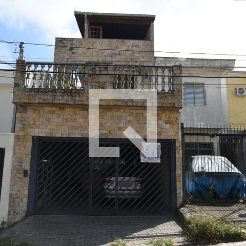 Casa à venda com 290m², 4 quartos e 2 vagasFachada