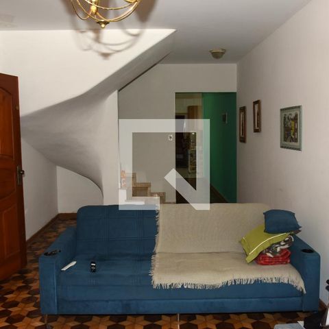 Casa à venda com 290m², 4 quartos e 2 vagasSala