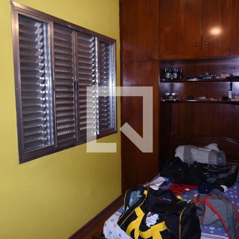 Casa à venda com 290m², 4 quartos e 2 vagasSuíte 2
