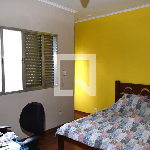 Casa à venda com 290m², 4 quartos e 2 vagasSuíte 3