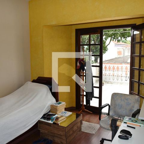 Casa à venda com 290m², 4 quartos e 2 vagasSuíte 1