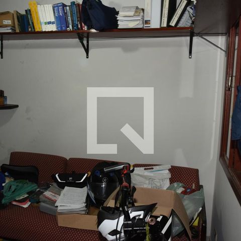 Casa à venda com 290m², 4 quartos e 2 vagasQuarto de Serviço