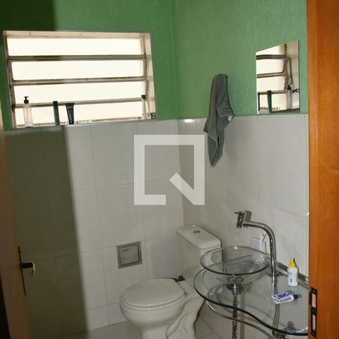Casa à venda com 290m², 4 quartos e 2 vagasLavabo