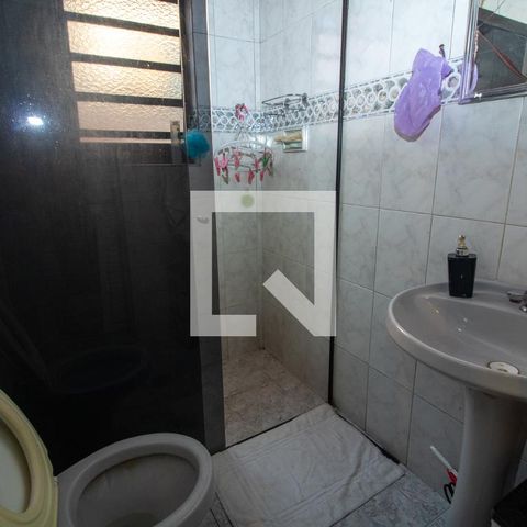Casa à venda com 100m², 2 quartos e 1 vaga Casa à venda com 100m², 2 quartos e 1 vagaBanheiro