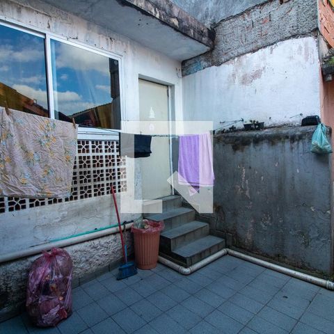 Casa à venda com 100m², 2 quartos e 1 vaga Casa à venda com 100m², 2 quartos e 1 vagaQuintal