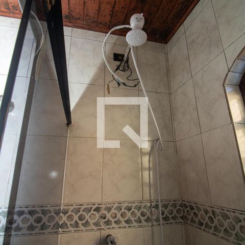 Casa à venda com 100m², 2 quartos e 1 vaga Casa à venda com 100m², 2 quartos e 1 vagaBanheiro