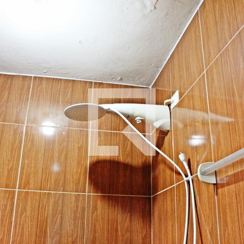 Casa à venda com 202m², 2 quartos e 2 vagasBanheiro