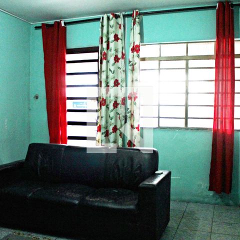Casa à venda com 202m², 2 quartos e 2 vagasSala