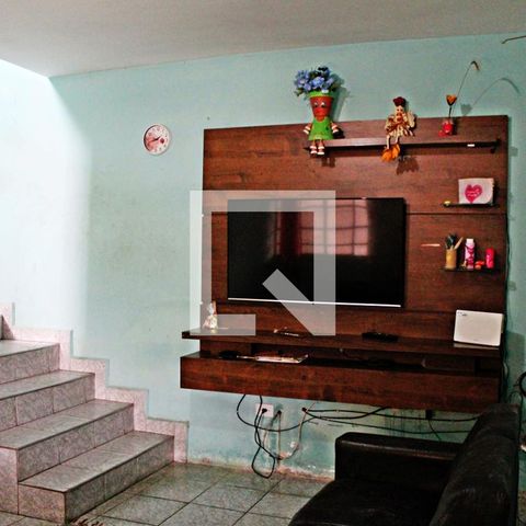 Casa à venda com 202m², 2 quartos e 2 vagasSala