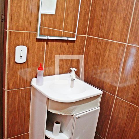 Casa à venda com 202m², 2 quartos e 2 vagasBanheiro