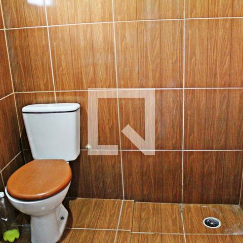 Casa à venda com 202m², 2 quartos e 2 vagasBanheiro