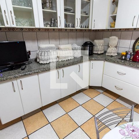 Casa à venda com 428m², 7 quartos e 4 vagasCozinha - Armários