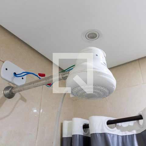 Casa à venda com 428m², 7 quartos e 4 vagasChuveiro