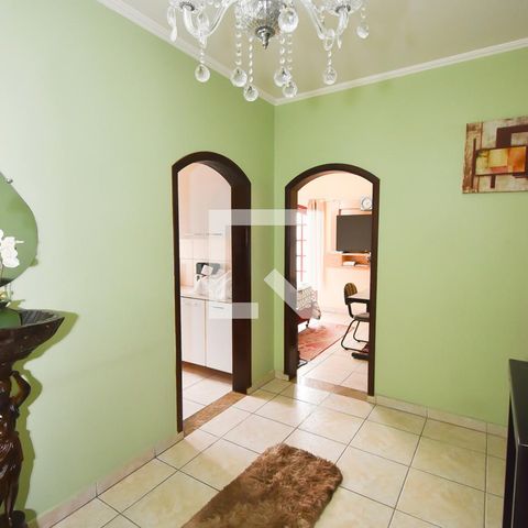 Casa à venda com 440m², 7 quartos e 6 vagas Casa à venda com 440m², 7 quartos e 6 vagasHall dos Quartos