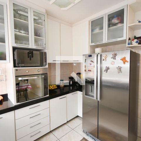 Casa à venda com 440m², 7 quartos e 6 vagas Casa à venda com 440m², 7 quartos e 6 vagasCozinha