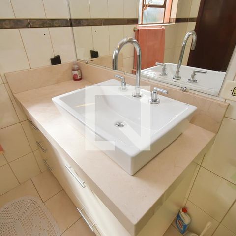 Casa à venda com 440m², 7 quartos e 6 vagas Casa à venda com 440m², 7 quartos e 6 vagasBanheiro da Suíte 2