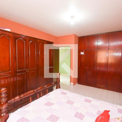 Casa à venda com 440m², 7 quartos e 6 vagas Casa à venda com 440m², 7 quartos e 6 vagasQuarto 4