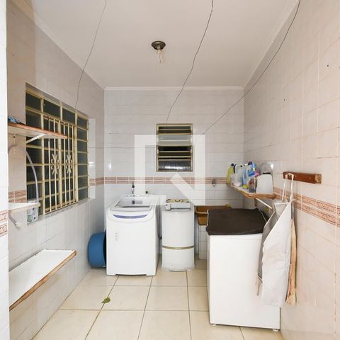 Casa à venda com 440m², 7 quartos e 6 vagas Casa à venda com 440m², 7 quartos e 6 vagasLavanderia 2