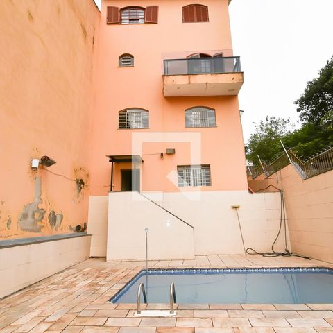 Casa à venda com 440m², 7 quartos e 6 vagas Casa à venda com 440m², 7 quartos e 6 vagasÁrea externa