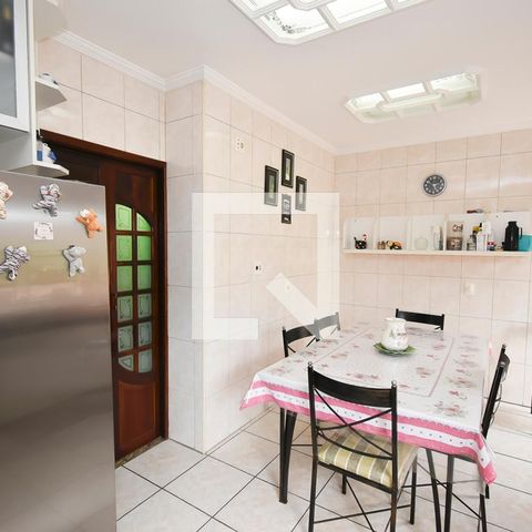 Casa à venda com 440m², 7 quartos e 6 vagas Casa à venda com 440m², 7 quartos e 6 vagasCozinha