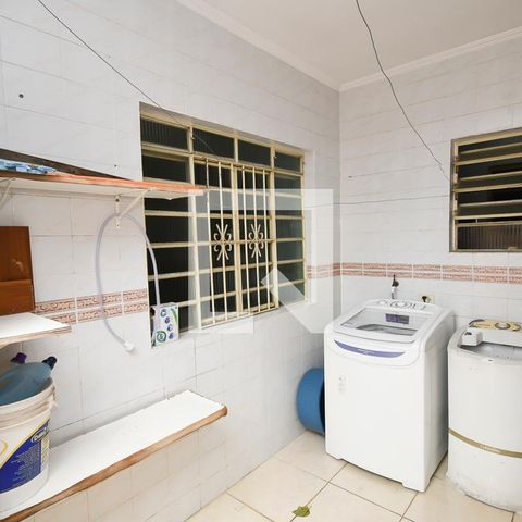 Casa à venda com 440m², 7 quartos e 6 vagas Casa à venda com 440m², 7 quartos e 6 vagasLavanderia 2