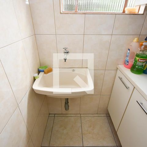Casa à venda com 440m², 7 quartos e 6 vagas Casa à venda com 440m², 7 quartos e 6 vagasLavanderia