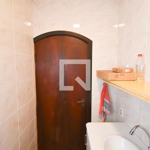 Casa à venda com 440m², 7 quartos e 6 vagas Casa à venda com 440m², 7 quartos e 6 vagasBanheiro da Garagem