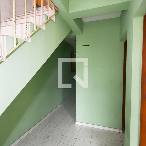 Casa à venda com 440m², 7 quartos e 6 vagas Casa à venda com 440m², 7 quartos e 6 vagasCorredor