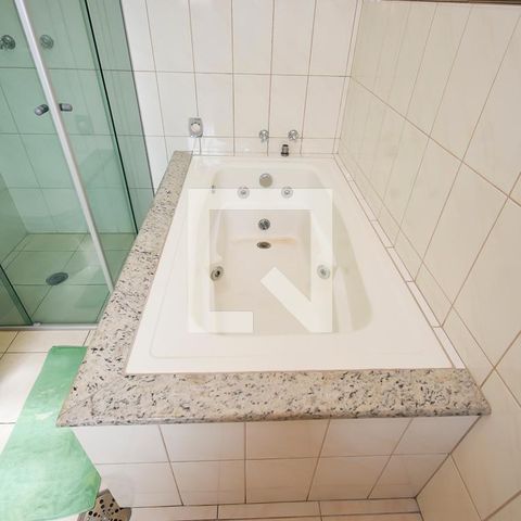 Casa à venda com 440m², 7 quartos e 6 vagas Casa à venda com 440m², 7 quartos e 6 vagasBanheiro da Suíte 2
