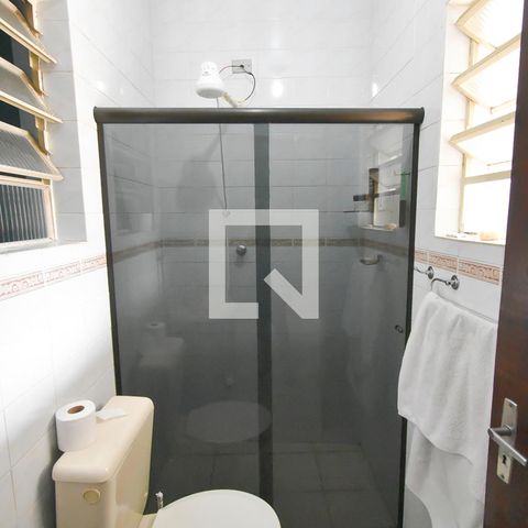 Casa à venda com 440m², 7 quartos e 6 vagas Casa à venda com 440m², 7 quartos e 6 vagasBanheiro 2