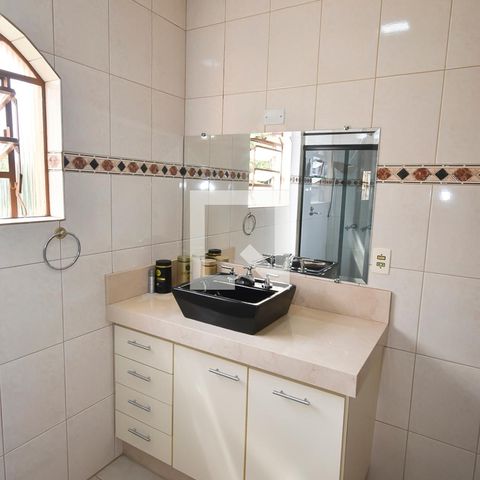 Casa à venda com 440m², 7 quartos e 6 vagas Casa à venda com 440m², 7 quartos e 6 vagasBanheiro 1