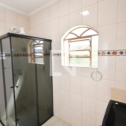 Casa à venda com 440m², 7 quartos e 6 vagas Casa à venda com 440m², 7 quartos e 6 vagasBanheiro 1