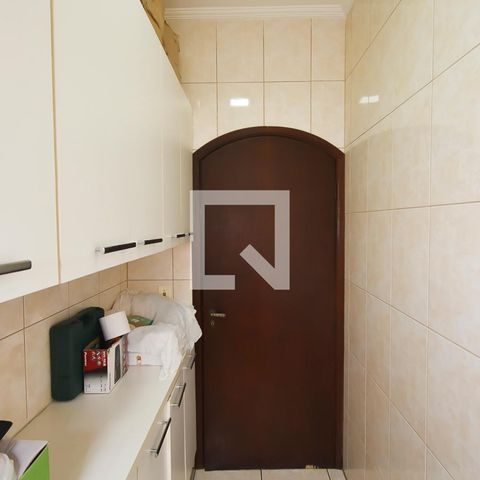 Casa à venda com 440m², 7 quartos e 6 vagas Casa à venda com 440m², 7 quartos e 6 vagasLavanderia