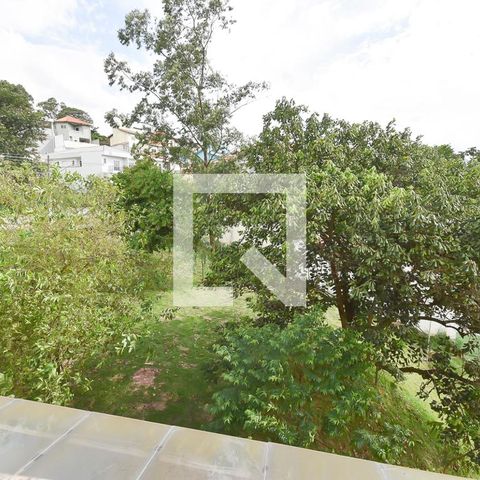 Casa à venda com 440m², 7 quartos e 6 vagas Casa à venda com 440m², 7 quartos e 6 vagasVista da Suíte 1